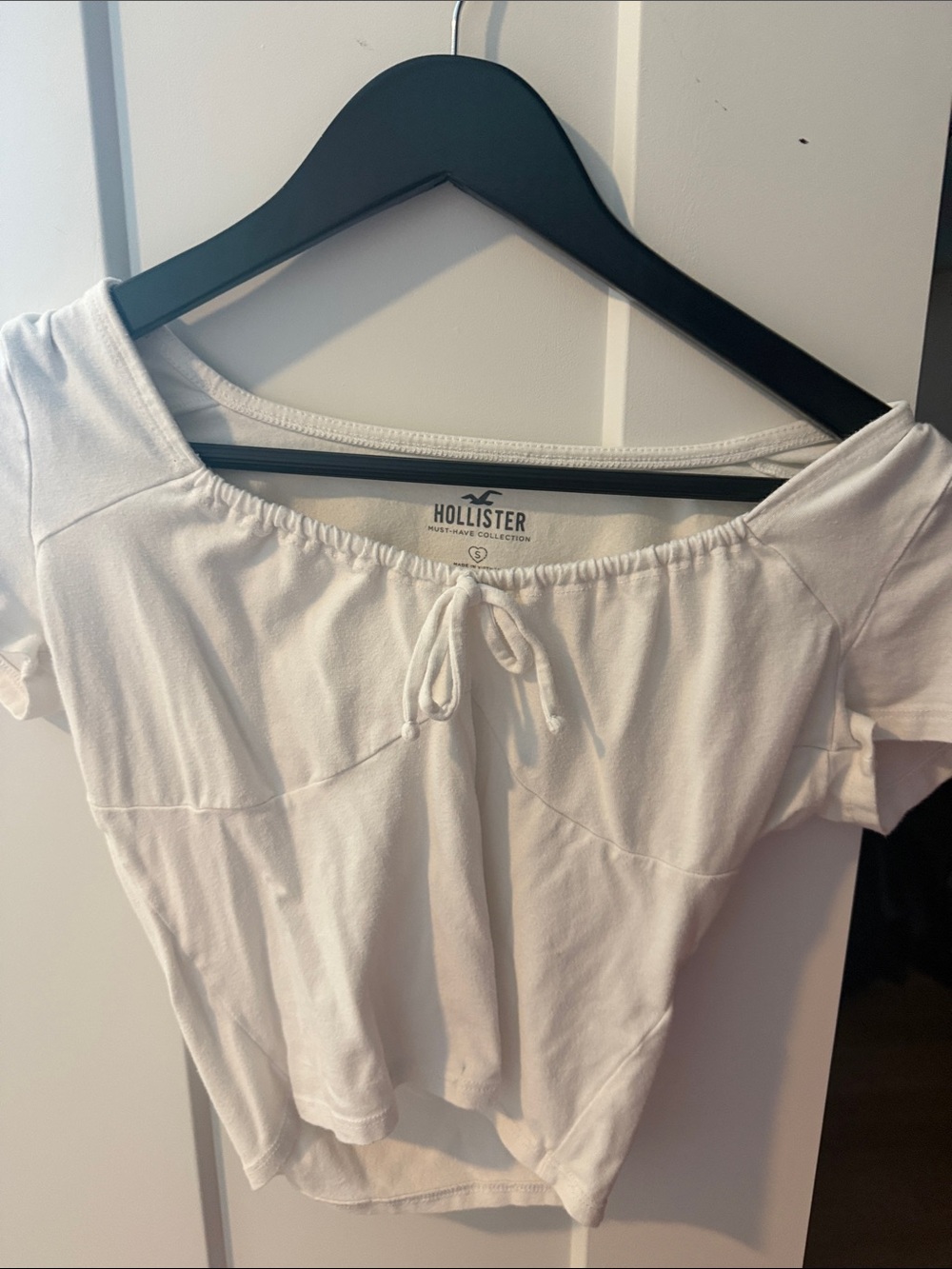 Hollister White Off-Shoulder Tie-Front Crop Top